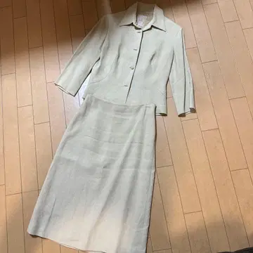 Sybilla 베이지 스커트 셋업