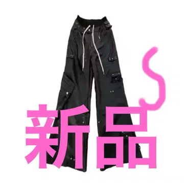 Cozy Worldwide 블랙 워크 팬츠