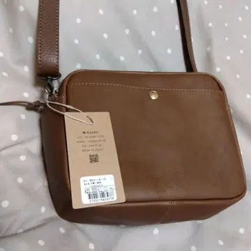 Kanmi. 가죽 숄더백 브라운