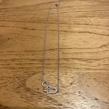 피아제 오픈 하트 목걸이