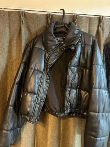 ZARA 숏 기장 다운 자켓 블랙