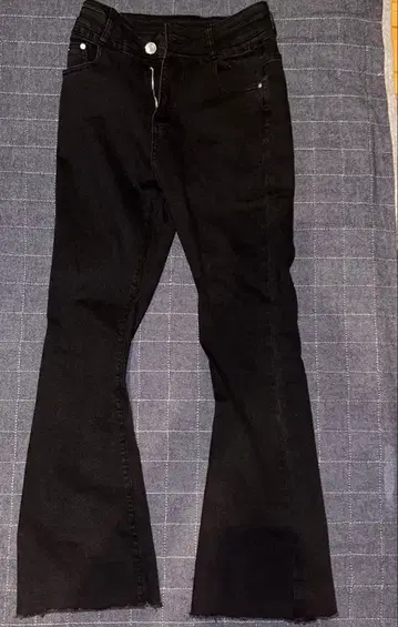 블랙 부츠컷 데님