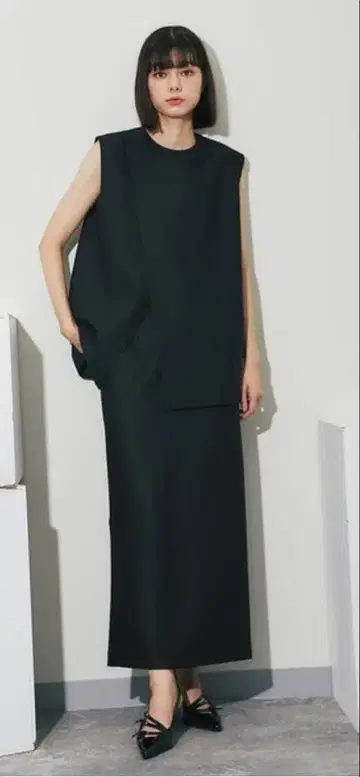 백지퍼 비대칭 베스트 & 사이드 슬릿 롱 스커트 스마일 오키드