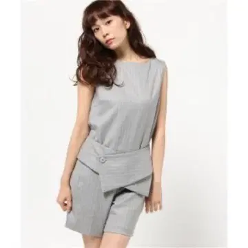 스트라이프 슬리브리스 팬츠 셋업 그레이