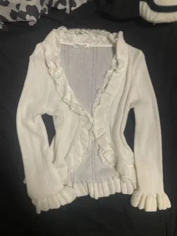 화이트 프릴 레이스 가디건 그런지 y2k 착용 사진 있음