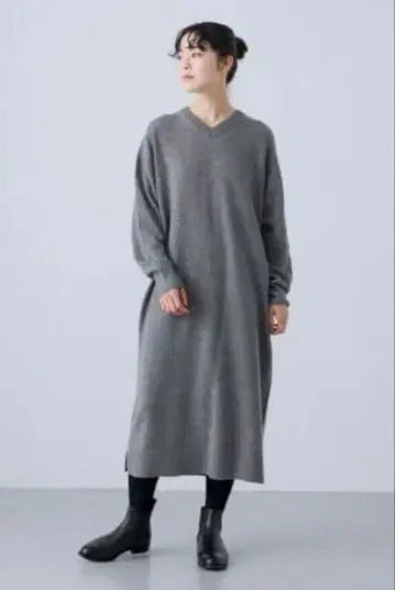 [ 새상품 미사용 ] 카구레 V넥 울 니트 원피스