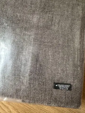 다크 그레이 캐시미어 머플러 약 70cm x 200cm