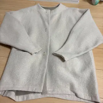 러그넘버 문 베이지 긴팔 가디건 프론트 오픈