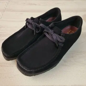 CLARKS 블랙 스웨이드 왈라비 Wallabee