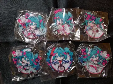 하츠네 미쿠 레이싱미쿠 아크릴 키체인 2025ver. 컴프 세트