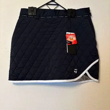 [ 새상품 미사용 ] TaylorMade 퀼팅 스커트 M 네이비