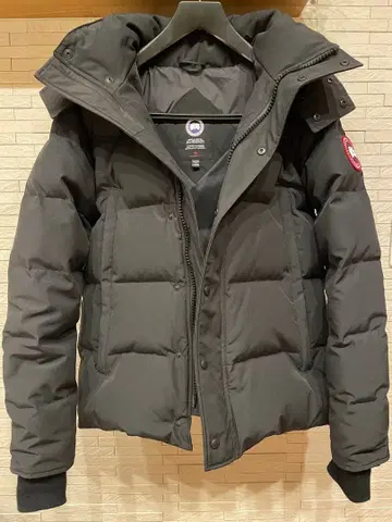 Canada Goose 블랙 다운 자켓