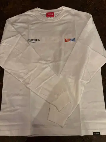FINESIXXX 화이트 로고T셔츠 M 사이즈