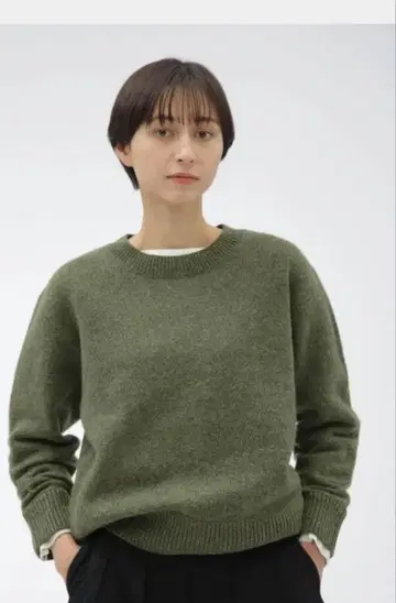 미사용 새상품 MHL. 올리브 그린 크루넥 스웨터