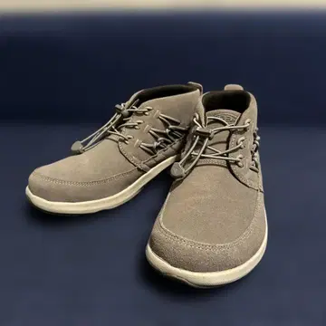 KEEN 킨 UNEEK CHUKKA 유니크 차카 스니커즈