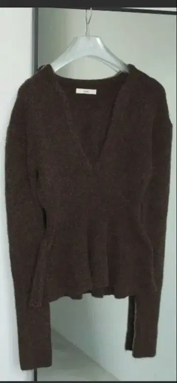 anuke 소프트 플럼 니트 브라운