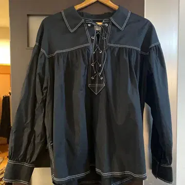 B.C STOCK 베이크루즈 긴팔 셔츠 레이스업 디자인