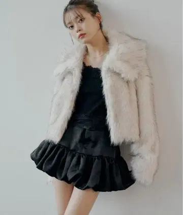 미사용 새상품 chico 밑단 프릴 벌룬 스커트