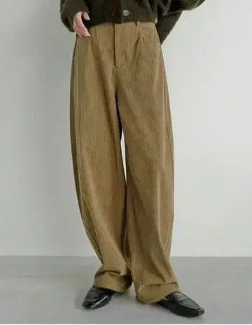 리디 코듀로이 커브 팬츠 모카 베이지 SC 사이즈