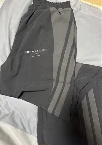 LYFT 트랙 팬츠 M 사이즈 시부야점 한정판 블랙/그레이 스트라이프