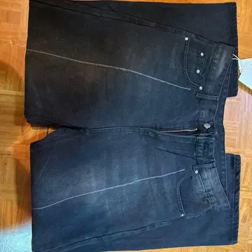 블랙 스트레이트 데님 팬츠