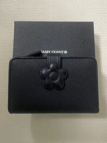 마리콴트 접이식 지갑