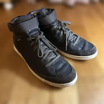 Clarks 하이컷 스니커즈