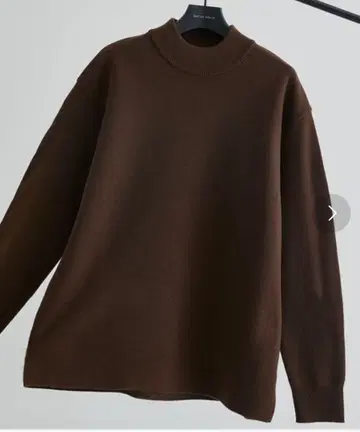 [ 유나이티드 도쿄 ] 모크넥 스웨터 브라운