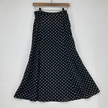 coen 코엔 블랙 도트 무늬 플레어 스커트 M 사이즈