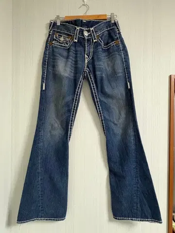 TRUE RELIGION JOEY SUPER T 29인치 플레어 데님