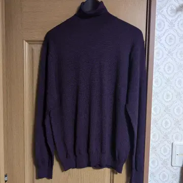 UNIVERSAL LANGUAGE 유니버설 랭귀지 터틀넥