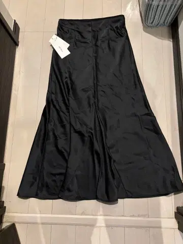 미라 오웬 플레어 스커트