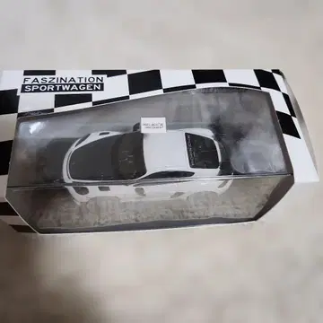 MINICHAMPS Porsche Cayman GT4RS 1/43 미니카