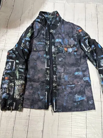 다색 추상 패턴 자켓