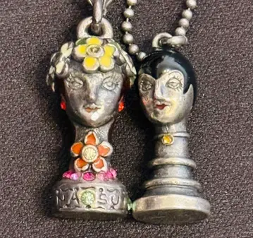 ANNA SUI 안나수이 마네킹 인형 목걸이 2개