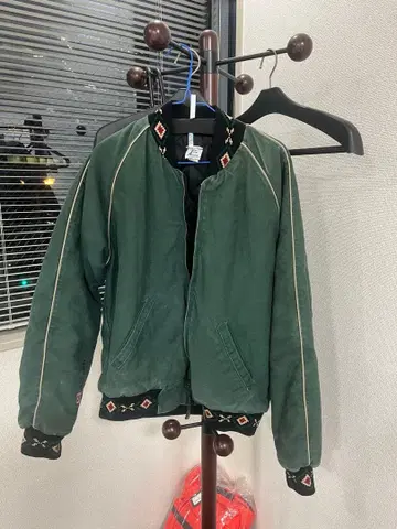 다크 그린 봄버 자켓