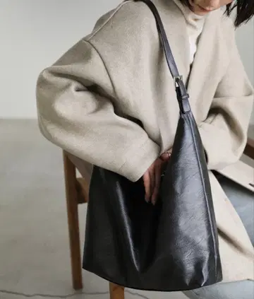 select MOKA 원 핸들 벨트 숄더백