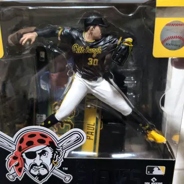 폴 스킨스 피규어 맥팔렌 토이즈