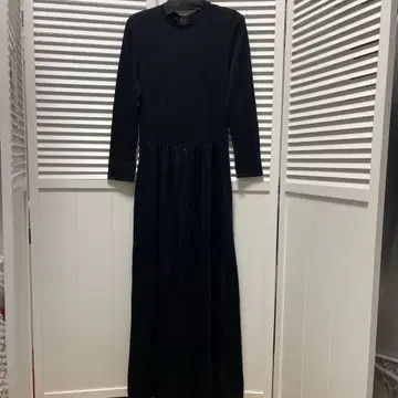 보더스 앳 발코니 원피스 36 블랙 미사용!