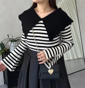 신상 프로즈베일 스캘럽 칼라 니트