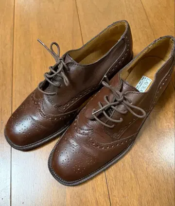 로라 애슐리 윙팁 드레스 슈즈