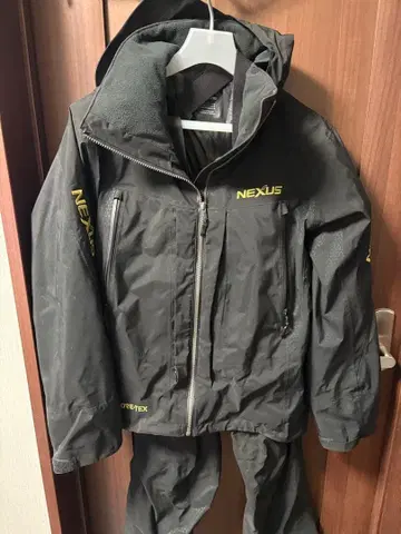 NEXUS GORE-TEX 우비 블랙