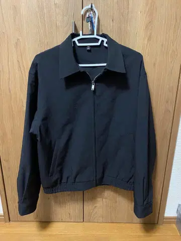 GU 블랙 집업 자켓