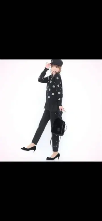 앤드러브 펄 비쥬의 스타일리시 슬림 레그 팬츠 3L