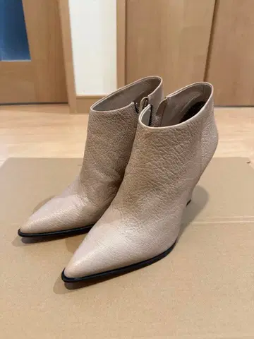 BY MALENE BIRGER 부티