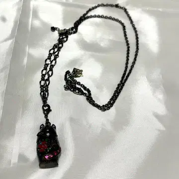 안나수이 목걸이 고양이