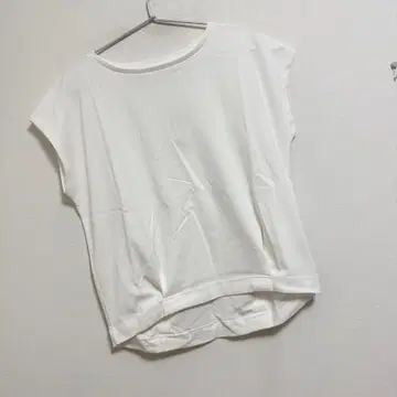 어반 리서치 서니 라벨 턱 인 프렌치 스무스 T셔츠