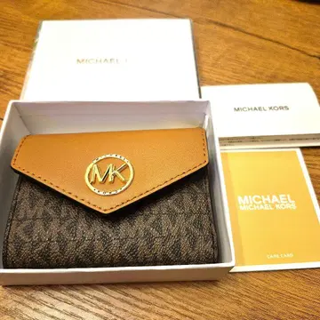 미사용, 새상품 MICHAEL KORS 3단 폴더형 지갑 브라운