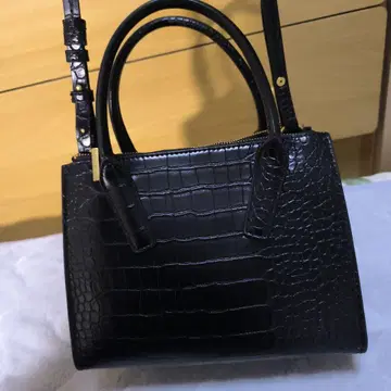 ZARA 크로커다일풍 숄더백 블랙