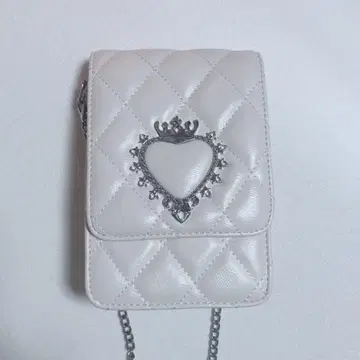 화이트 퀼팅 숄더백